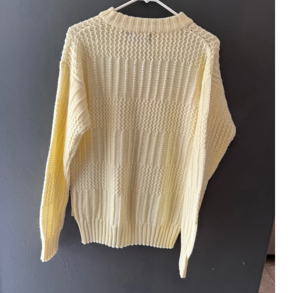 Vintage Forum Mens Medium Pale Yellow Textured Ribbed Knit Crewneck Sweater